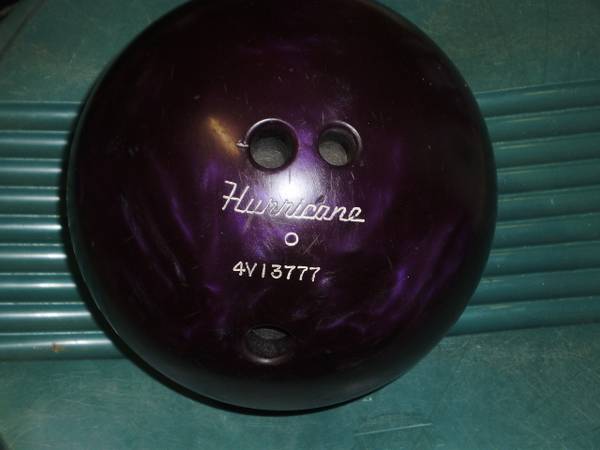 BOWLING BALL 1