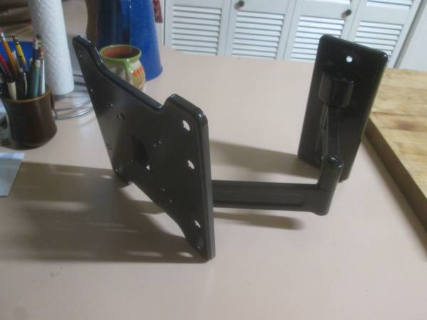 wall mount for tv - $29 (anchorage)63470287826179120