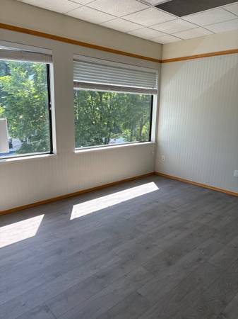 #305 22359 Lougheed**Office With Sink  in PRIME D/T Maple Ridge ** 1