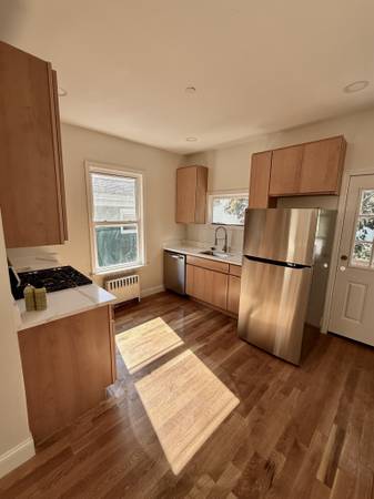 $3,500 / 5br - Lynn 5 Bed/2 Bath Apartment | Chestnut St63996548478210120