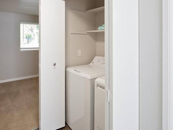 $1,490 / 2br - 900ft2 - A Must See, Fully Equipped Kitchen with Stainless Steel Appliances (Gresham)63831397776257124