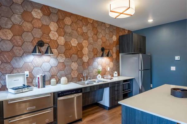 $2,261 / 3br - 1150ft2 - Covington WA, Piso de Lámina de Vinilo Moderno, 3bd 2ba (16830 SE Wax Rd, Covington, WA)63910195412227123