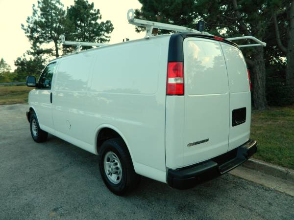 2020 Chevrolet Express 2500 - Photo 6