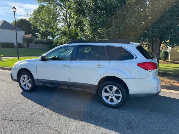 2014 Subaru outback - $2,900 (Cumming)63620105951491122