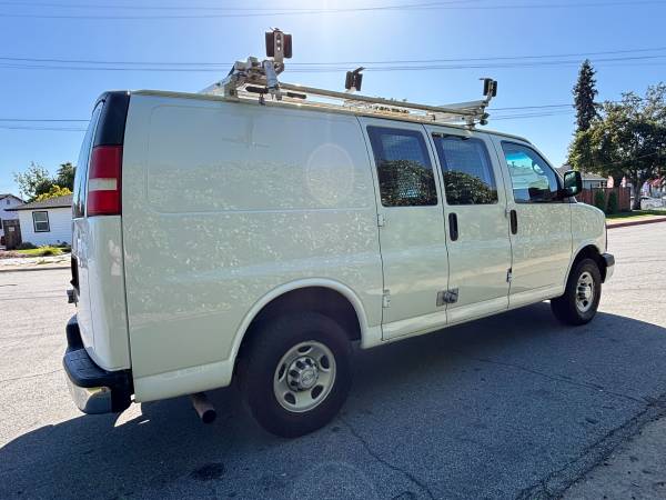 2015 Chevrolet EXPRESS 2500 HD - Photo 12