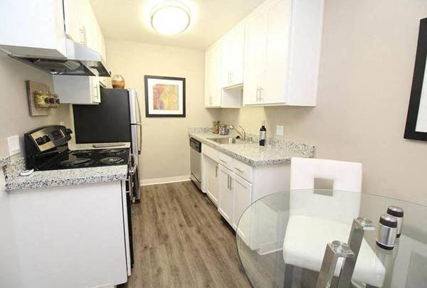 $1.850 / 2 habitaciones - 745 pies² - Lavavajillas, fogones para fuego al aire libre, centro de fitness, piso de vinilo laminado estilo madera63228481744899122