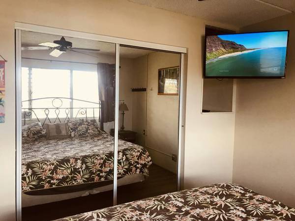 $100 / 1br - WAIKIKI Hawaiian beach walk  @ ILIKAI Marina Luxury (Waikiki/Oahu)63939788695299122