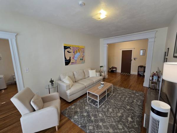 $3,295 / 3br - NO FEE+1 FREE MONTH!! Incredible Oversized 3br with Double Porch (Brighton)63996405968131120