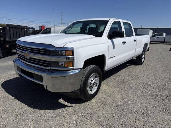 2018 Chevrolet Silverado 2500HD - Photo 2