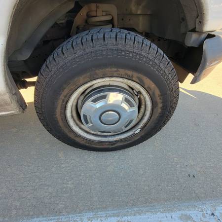 2005 Ford E-250 - Photo 4