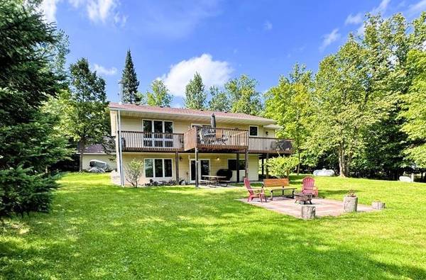 Lakefront Home on Steamboat Lake – 165’ Shoreline, Turnkey! 1