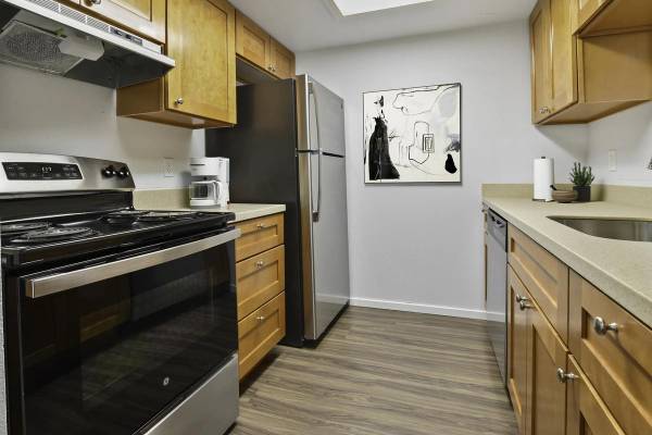 $1,750 / 1br - 725ft2 - Assigned Parking, Disposal, Patio or Balcony, Natural Lighting63995108897282122