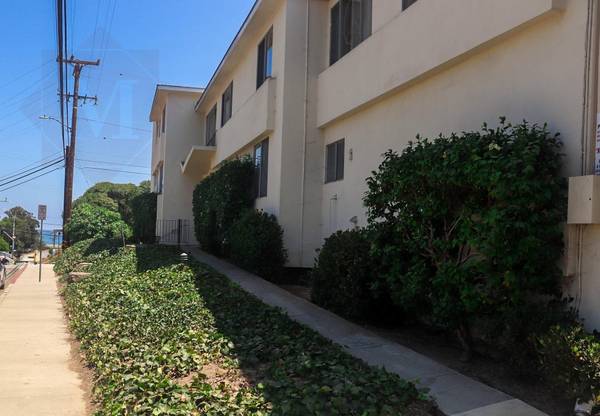 Charming 1 BR / 1.0 BA 1