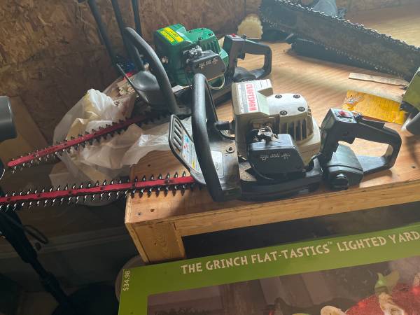 Craftsman 22in hedge trimmer 100$ 1