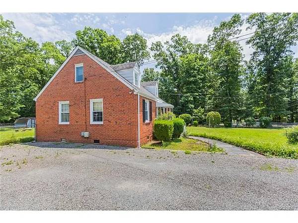 $1,955 / 4br - 1780ft2 - Hardwood Floors! (Glen Allen, VA)64027111115394122