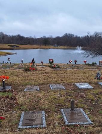Sunset Hills Cemetary (Edwardsville, IL) 2 LINED Burial Plots - $475063688394527491121