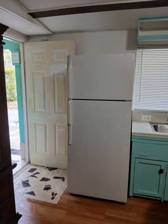 $900 / 1br - Small apt studio. (Conyers)63964399873923124