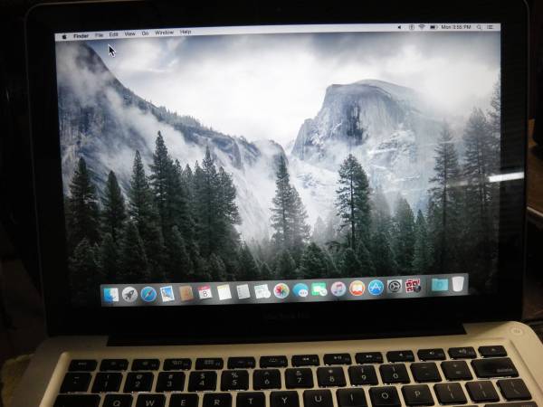 APPLE MAC BOOK PRO i7 1