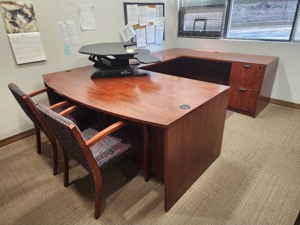 CHERRY U-SHAPED EXECUTIVE DESK 1