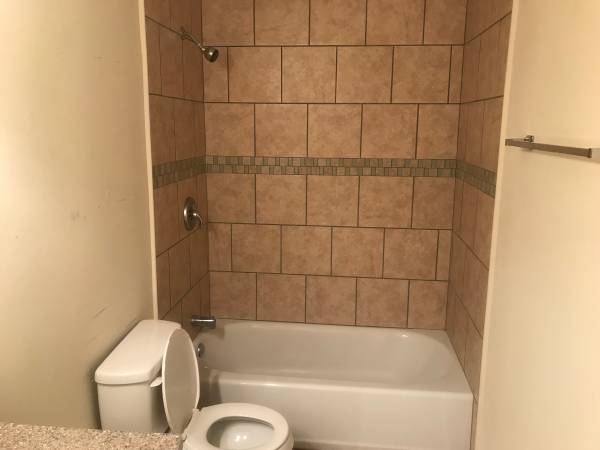 $1,050 / 2br - 1000ft2 - Dos habitaciones una bañera (Johnson City)63847329681283123
