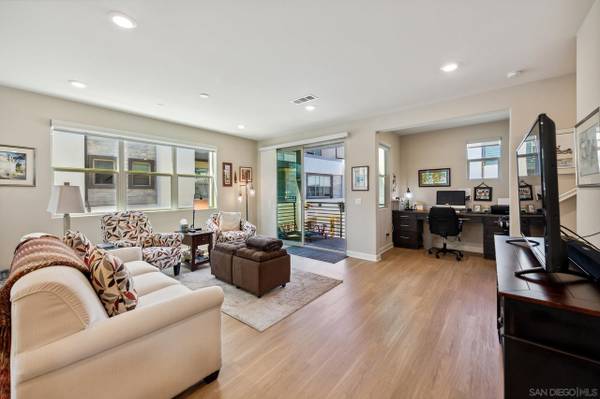 $950 / 4br - 100ft2 - $950 Room for Rent in Otay Ranch, Millenia (Pedestrian's Paradise) (Otay Ranch Chula Vista)63663721068161122