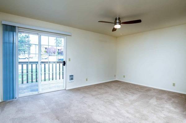 $1,840 / 2br - 955ft2 - Impeccable 2 BR/1 BA Abode with Stainless Steel Appliances (Bend, OR)63839293337859120
