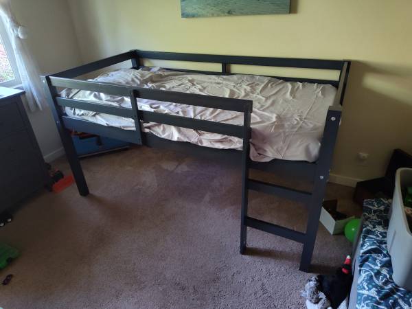 Twin Loft Bed w/unused 6" Memory Foam Mattress 1