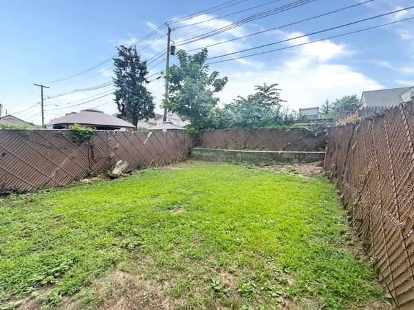 $599,900 / 4br - 2 Family investment (Keasby)63762913718529121