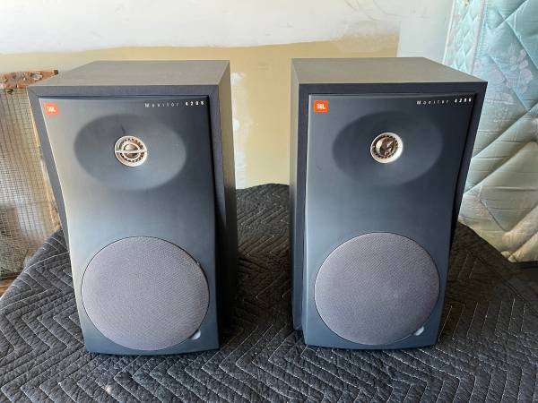 JBL Studio Monitors 1