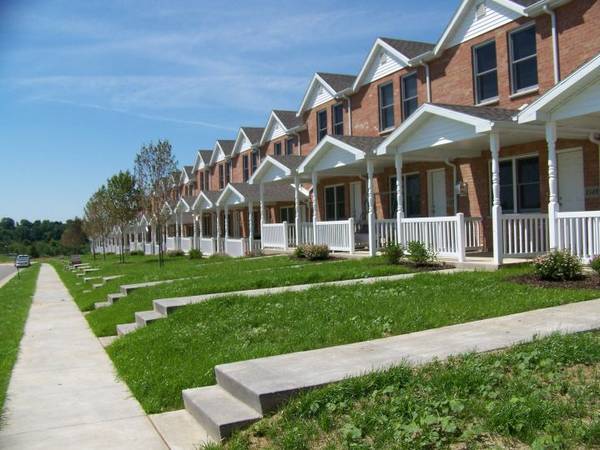 $1,415 / 2br - Modern Comfort in Dubuque's West End – 2 Bed, 1.5 Bath Townhome (Dubuque)63800864017281120