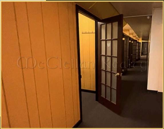 $7,500 / 2500ft2 - $36/SF Near Fifth Ave and Madison Ave Major Shopping Retail 2nd FL❣️ (Midtown East)63816575696769123