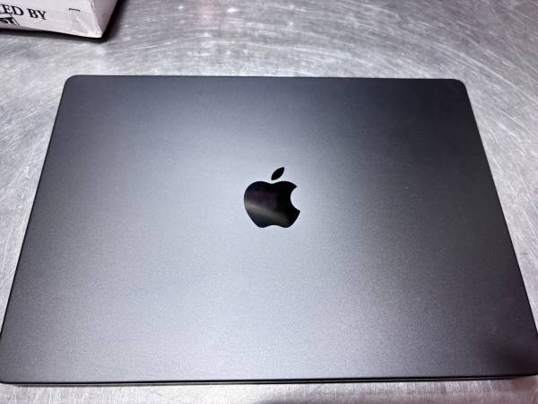 APPLE MACBOOK PRO 14