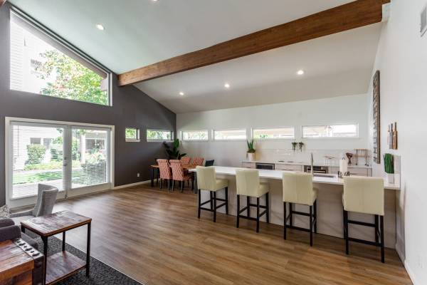 🏘️ Discover Pine Ridge: Look & Lease in Bremerton! 1