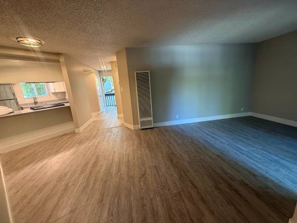 1bd/1bth $2350, Heating, Carport, Short distance to Shopping, Fremont! 1