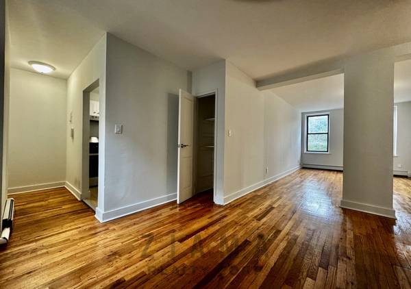 $3,295 / 2br - NO FEE! Large 2 Bedrooms Overlooking the Prospect Park By B/Q Trains (Prospect Park South / Prospect Park / Flatbush)63816653989889122