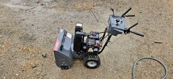 Briggs & Stratton 24" Dual-Stage Snow Blower with Electric Start 1024MD 1