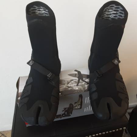 Xcel drylock split toe booties size13- 3 mm 1