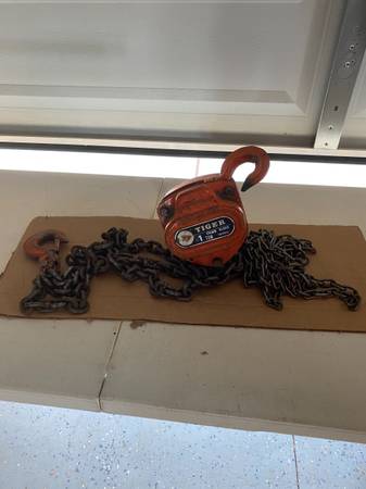 Tiger 1 ton chain fall. 1