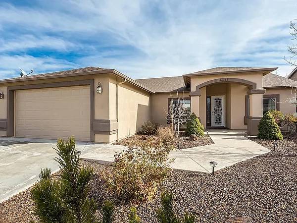 Spacious 3 Bed/2 Bath Single Family Home in Prescott Valley 1