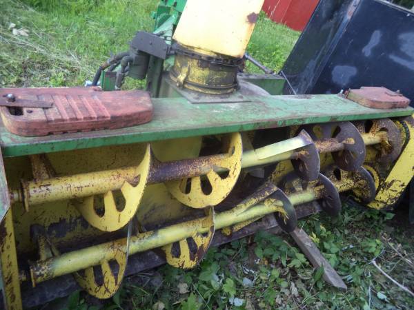 John Deere 7' snowblower 1