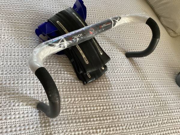 Brand new Felt Devox Carbon Handlebar 40cm Narrow approx 195Grams 1