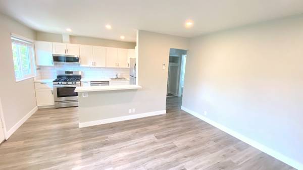 $1,900 / 1br - Fully Renovated Top Floor 1-Bedroom with Easy Commute Access! (walnut creek)63658013965443121