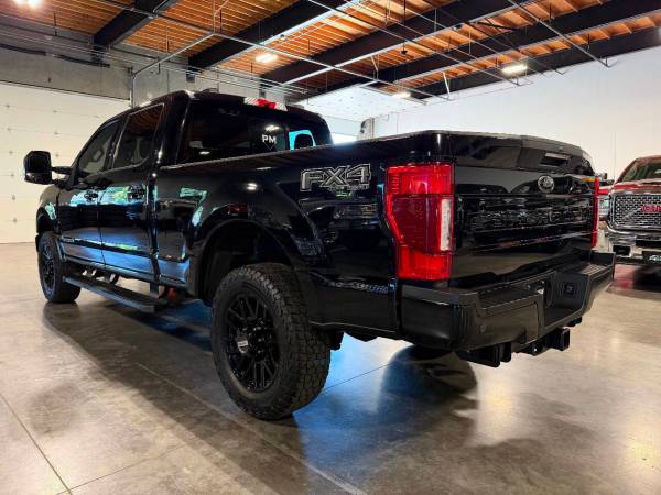 2022 Ford F-350 Super Duty - Photo 2