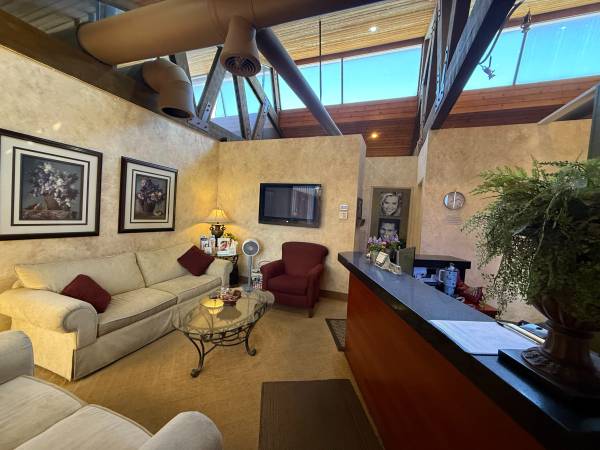 $1,800 Architecturally Interesting, full service Dental Suite (Palm Springs)64147843415938120