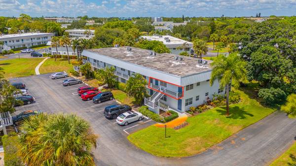 $179,000 / 2br - 992ft2 - Let's Make a Deal. 🏡Check Out This Updated 2/2 2nd Floor Corner Unit (Cedar Pointe)63823722864641120