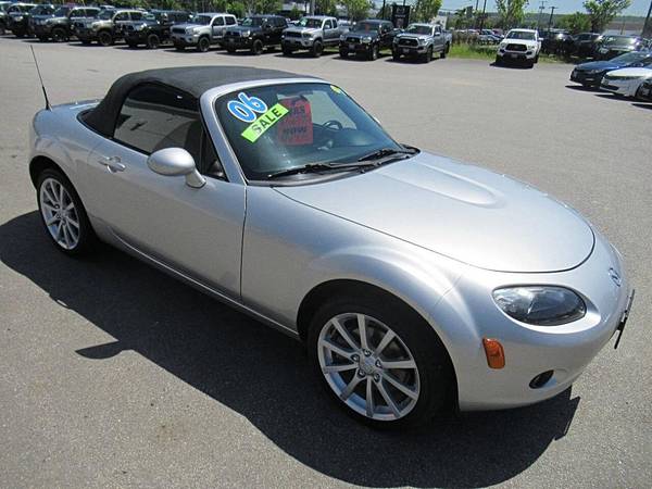 2006 Mazda MX-5 Miata Sport 2dr Convertible - $10995.0063623667265283124
