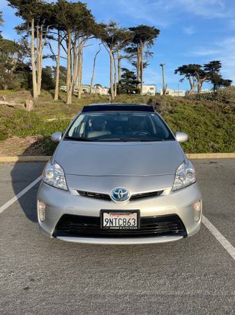 Fully loaded 2013 Toyota Prius • IV Hatchback 4D 1