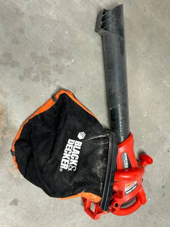 Black and Decker vacuum and blower 1