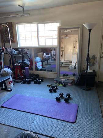 $1,000 / 5br - Room in House - Utilities Included (santa rosa)63994101143810124