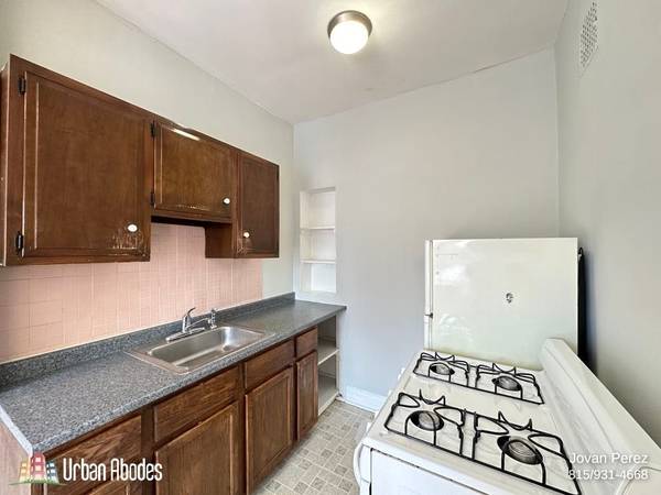 $1,395 / 400ft2 - $300 OFF 1ST MONTHS RENT! Dynamite Studio, 1 Bath in Lincoln Square (Lincoln Square)63898860006019123